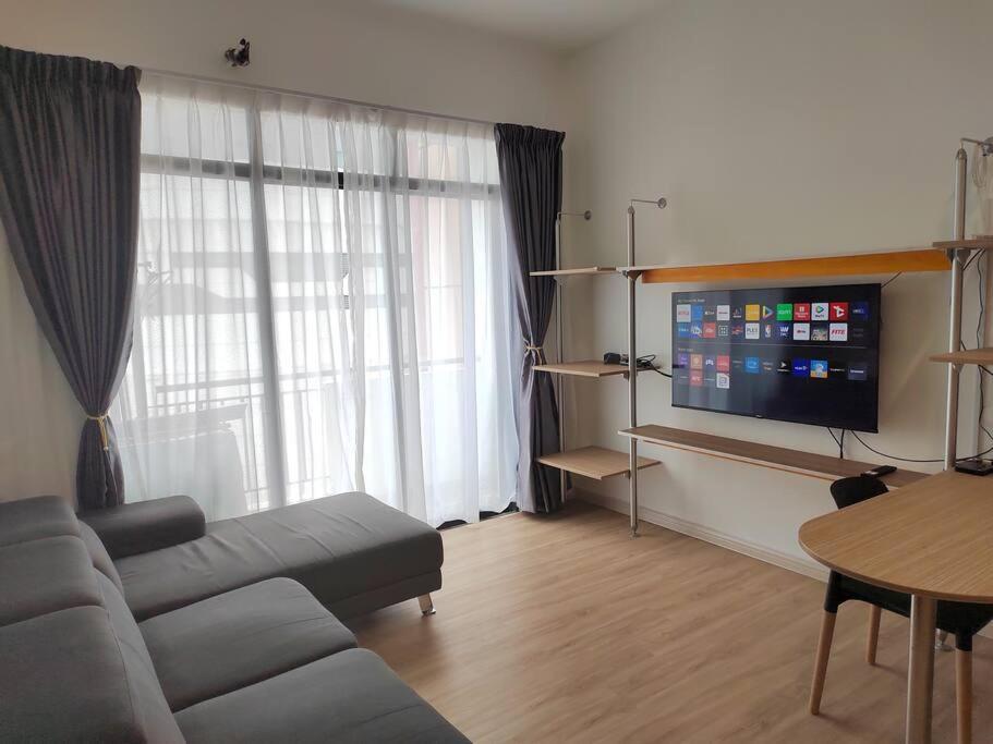 Jentayu Residency, 3rooms 2xwc, Free Wifi, 7guests * Johor Bahru