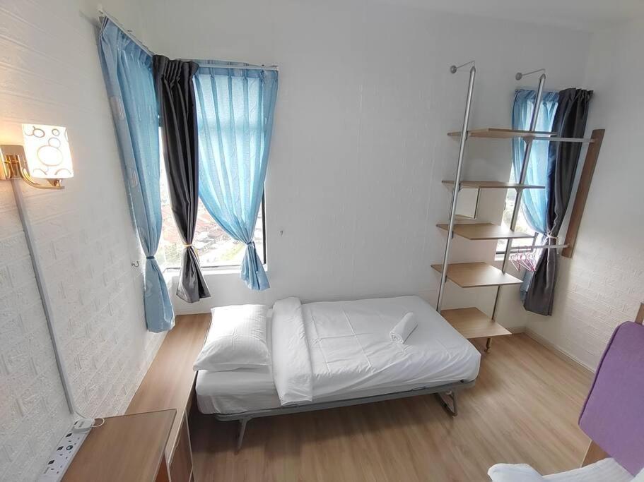 Jentayu Residency, 3rooms 2xwc, Free Wifi, 7guests Johor Bahru